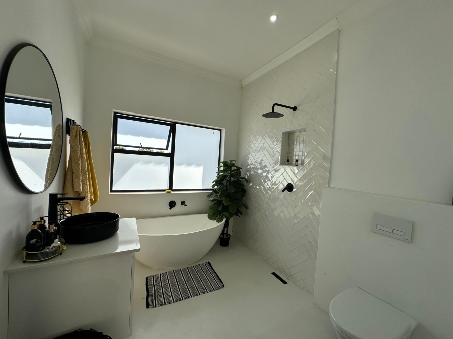 4 Bedroom Property for Sale in The Islands Estates North West